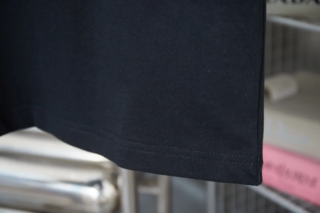 🅿️190 Ch*ome Hearte 25SS early spring new style, appliqué embroidered Crow heart cross short sleeves, light luxury, essential item for daily commuting for men and women, correct version, welcome to compare, detailed features · 320g 100% pure cotton double yarn jersey fabric · Custom dyed in the same vat, special thickened 32 count double strand 1X1 thread · Symmetrical front and rear imported Tajima machine embroidery tatami embroidery ➕ original cloth patch embroidery · Back neck webbing Croxin hardware accessories · Double needle stitching cross-stitching process · Original main mark washed tag brand moisture-proof paper packaging Color: black/white/grey Size: S/M/L/XL